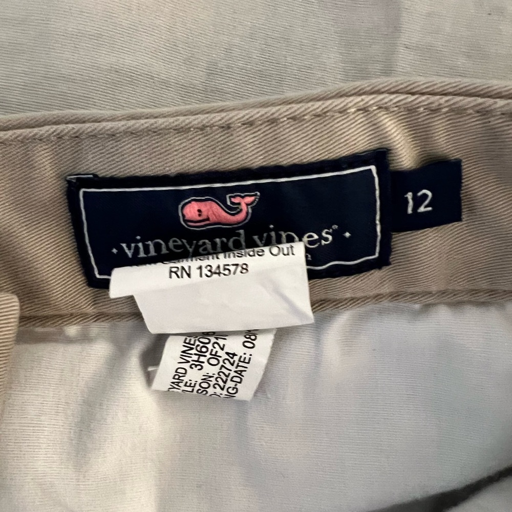 Boys vineyard vines size 12 khaki